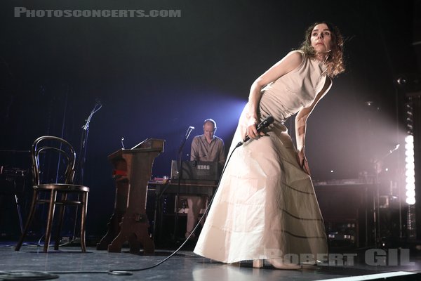 PJ HARVEY - 2023-10-13 - PARIS - Olympia - Polly Jean Harvey - John Parish